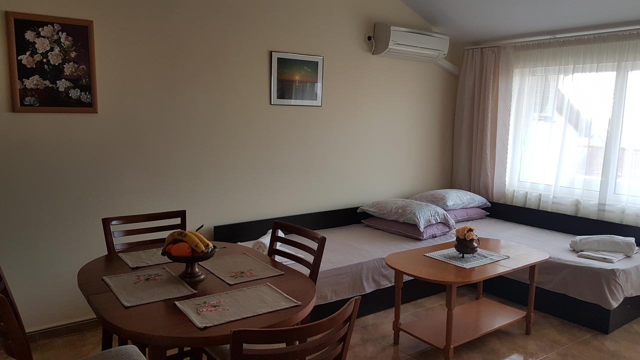 Tashevi Apartments Pomorie Exteriér fotografie