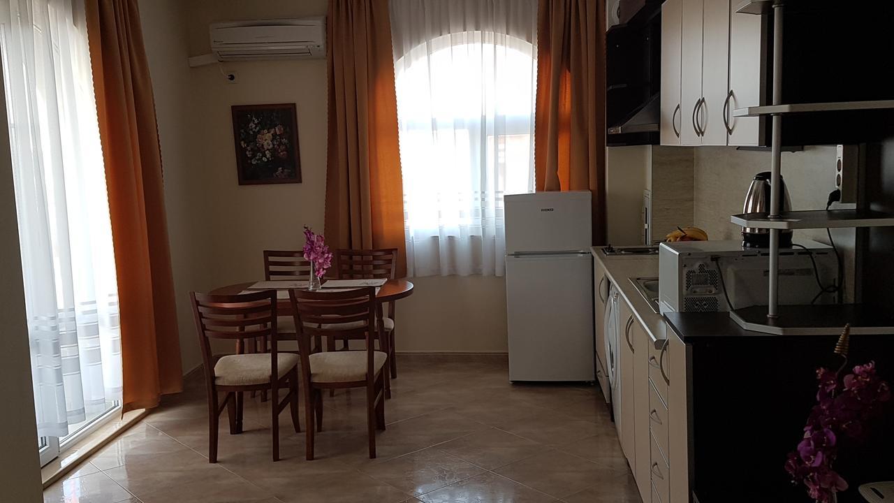 Tashevi Apartments Pomorie Exteriér fotografie